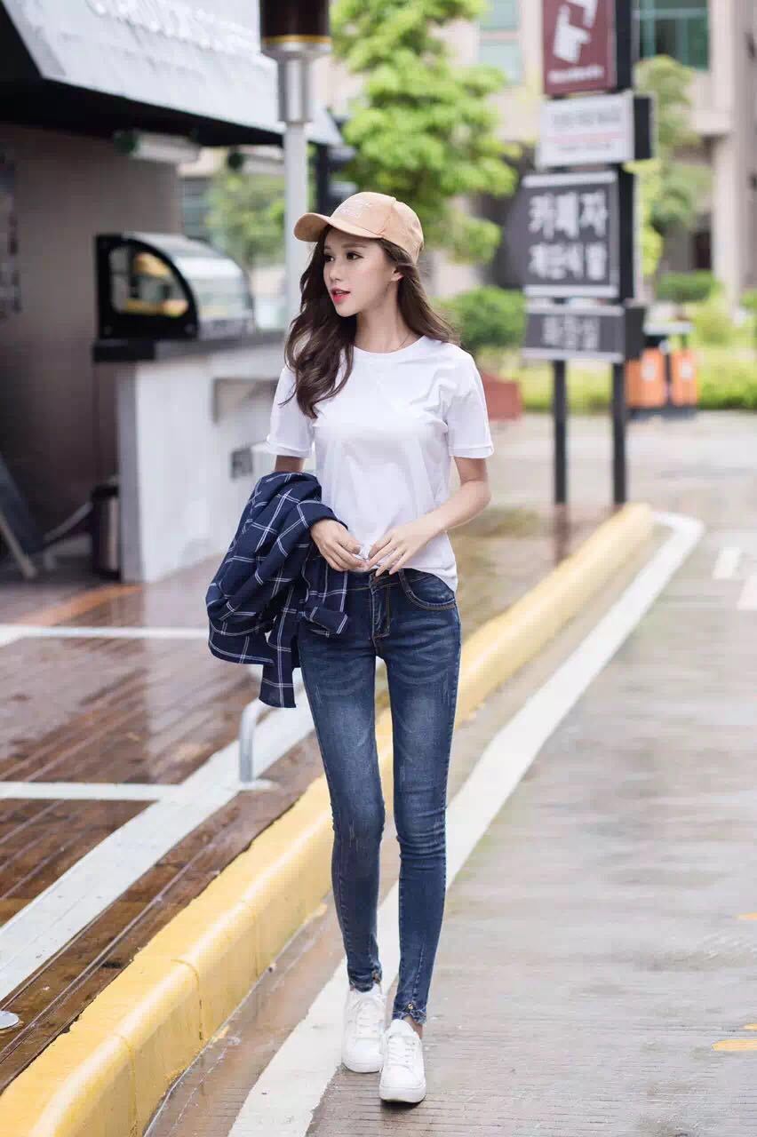 淘女郎网红模爆款女装拍图淘宝女装模特拍照摄影街拍电商服装女模特