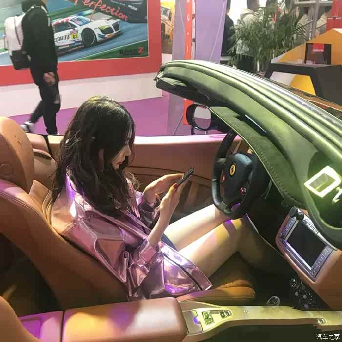 美女豪车难得一见