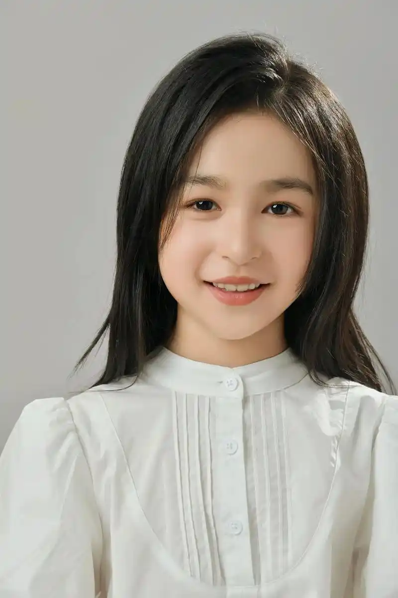 这童模也太甜了,好爱好爱啊#童模拍摄 #儿童摸卡拍摄#儿童专 - 抖音