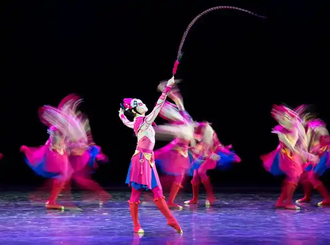 中国古典舞女子群舞《红妆女子武装梦》