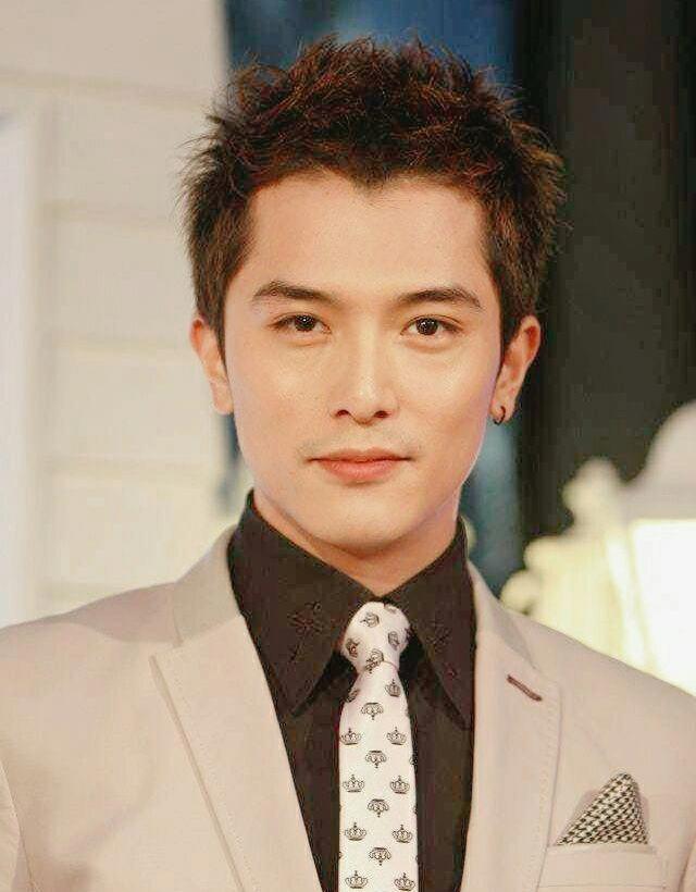 邱泽真的帅!十年后"渣男"标签撕下来,新电影上映重新被认可!