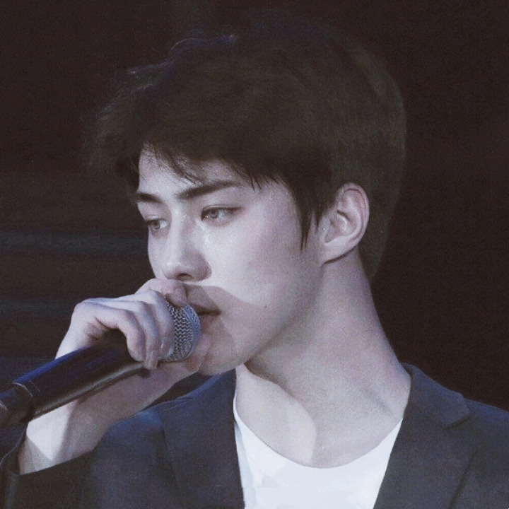 自修吴世勋神图 三张里哪个最好看