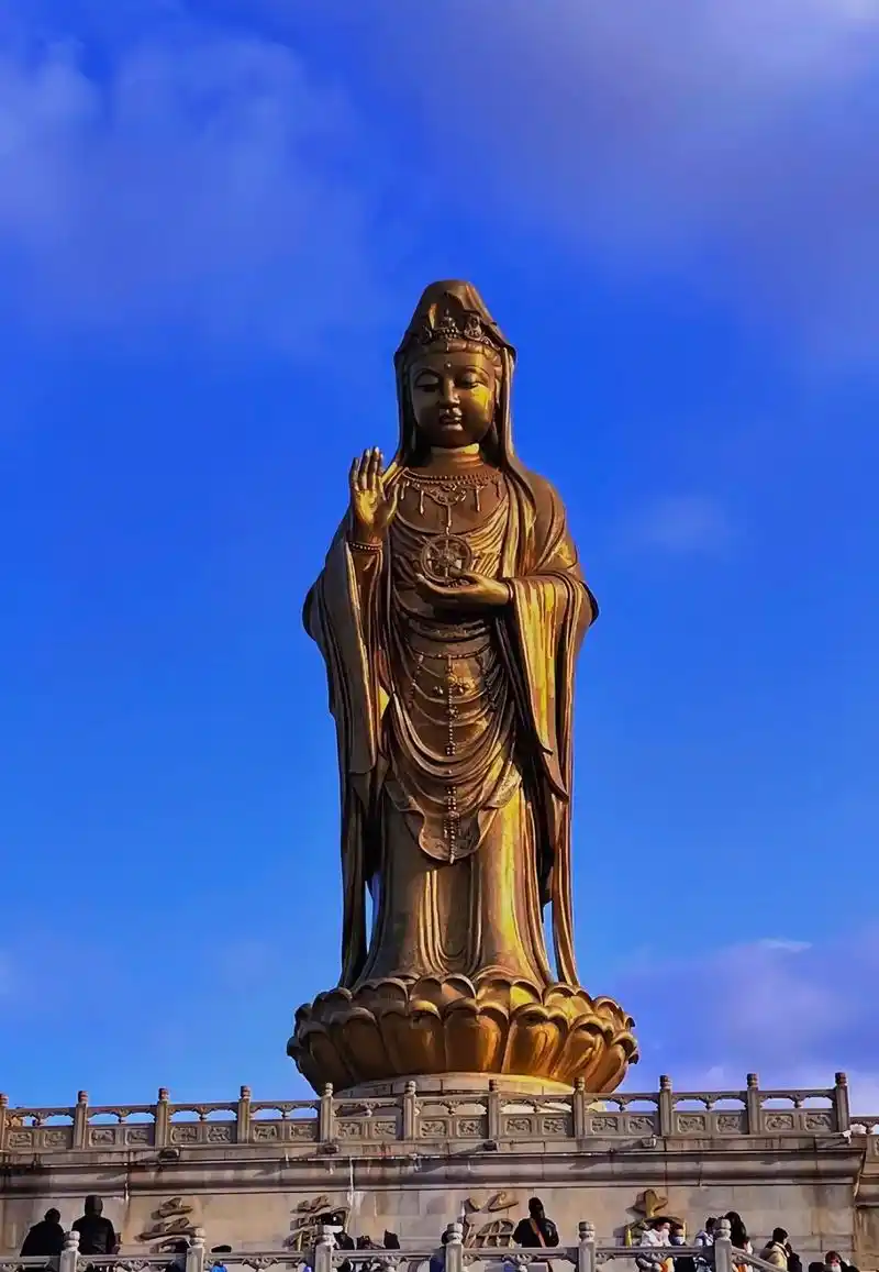 浙江|舟山|普陀山·南海观音像.·高达33米的南海观音像是普 - 抖音
