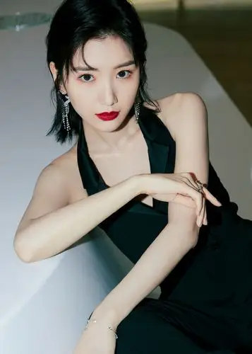 【9.17 毛晓彤】齐肩短发干脆利落,英气飒爽尽显耀.