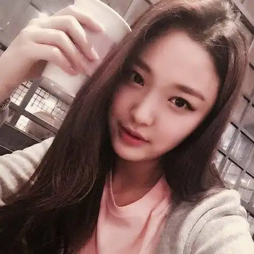 妩媚女生生活自拍图片