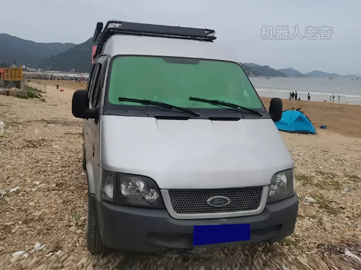 把车开到山水边,福特全顺改装床车旅行,经典老全顺露营车自驾游