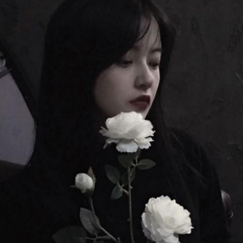 一组黑白女头像伤感高冷12张不要犹豫了换上了