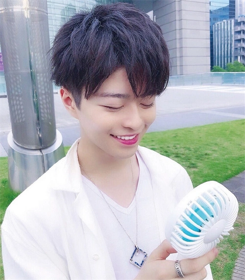 日系男生短发帅哥型男发型