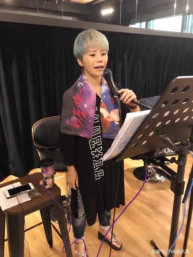 确诊左脑萎缩,54岁詹雅雯体重骤降8公斤,直播报平安:我很憔悴