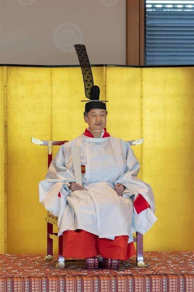 日本的天皇一词来自中国