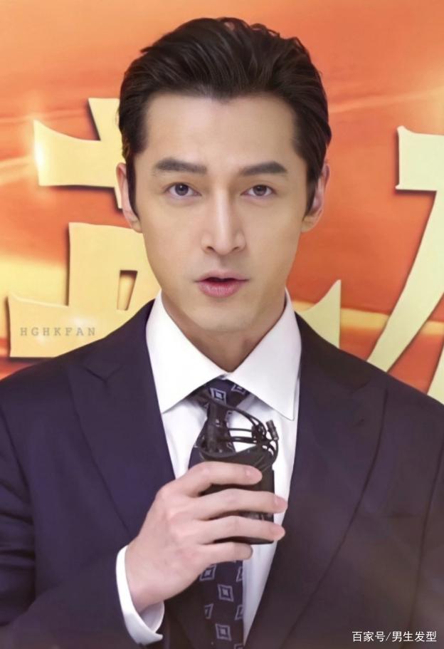 38岁胡歌罕见"锅盖头"发型,不剪大背头的他,更显年轻帅气感