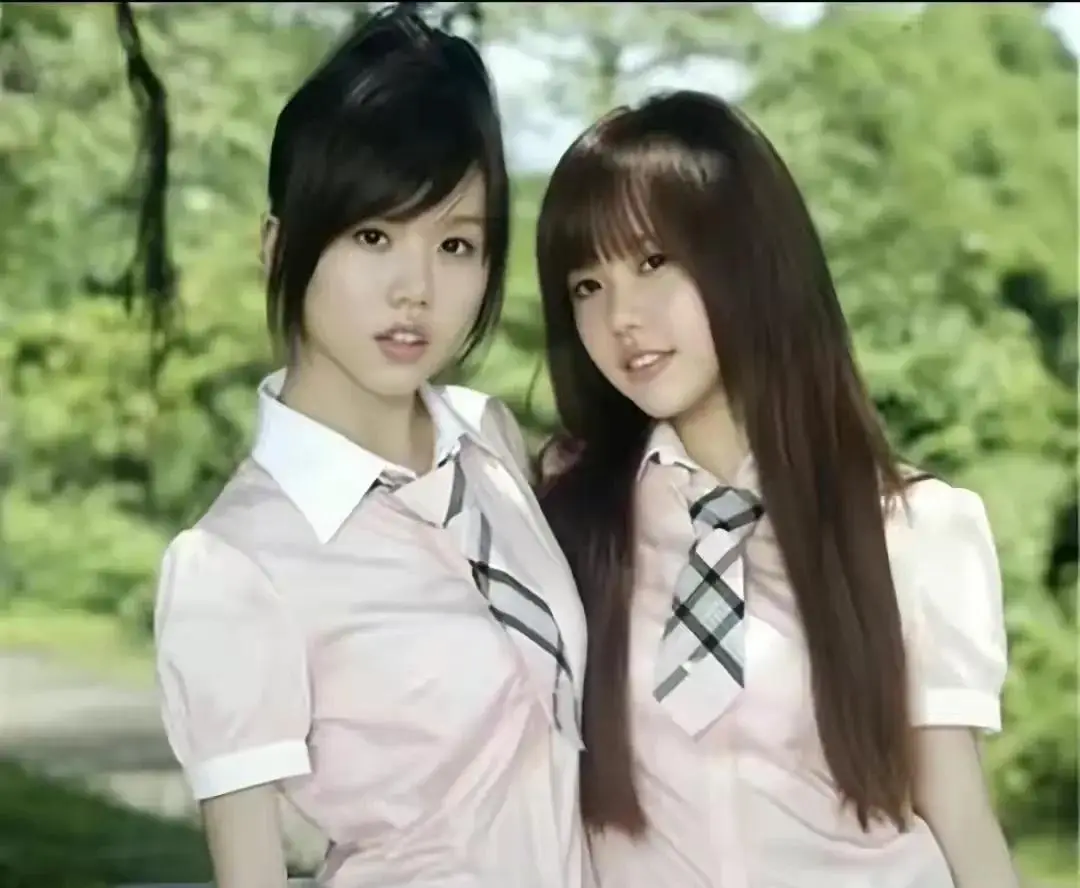 一张新照片已经发布,由于她戏剧性的发型和妆容变化而引起了广泛关注.