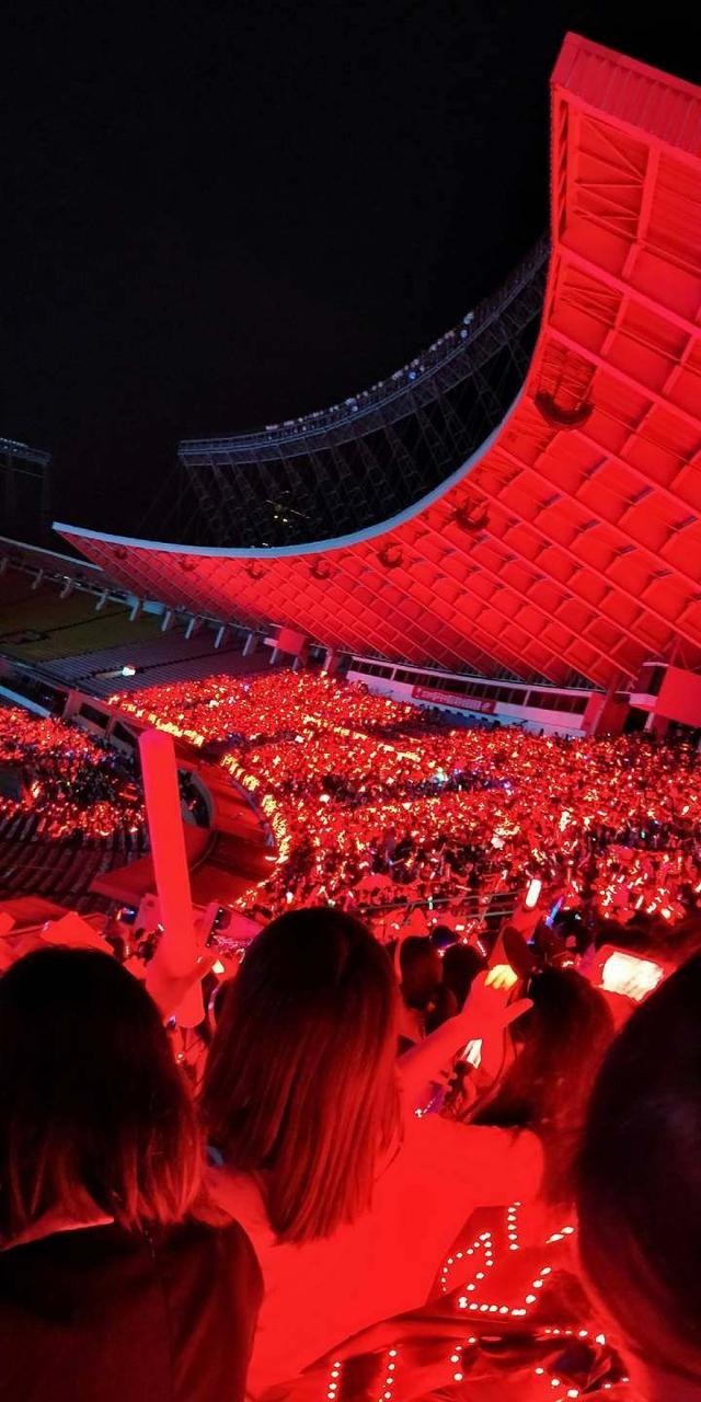 tfboys五周年演唱会,易烊千玺成最大赢家,红海占据半壁"江山"