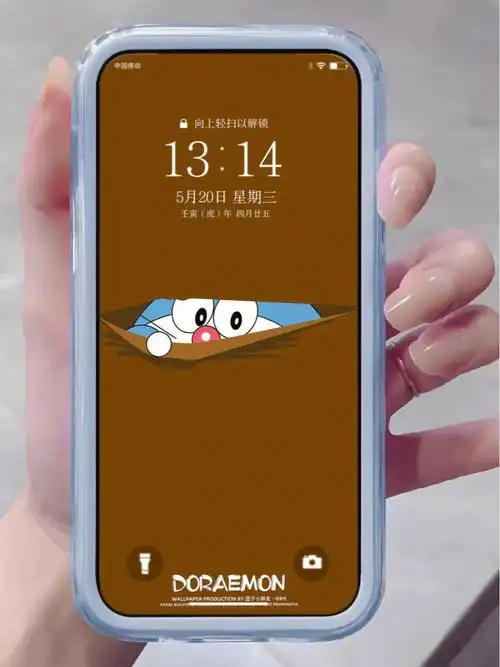 329抽屉钻出来了哆啦a梦壁纸