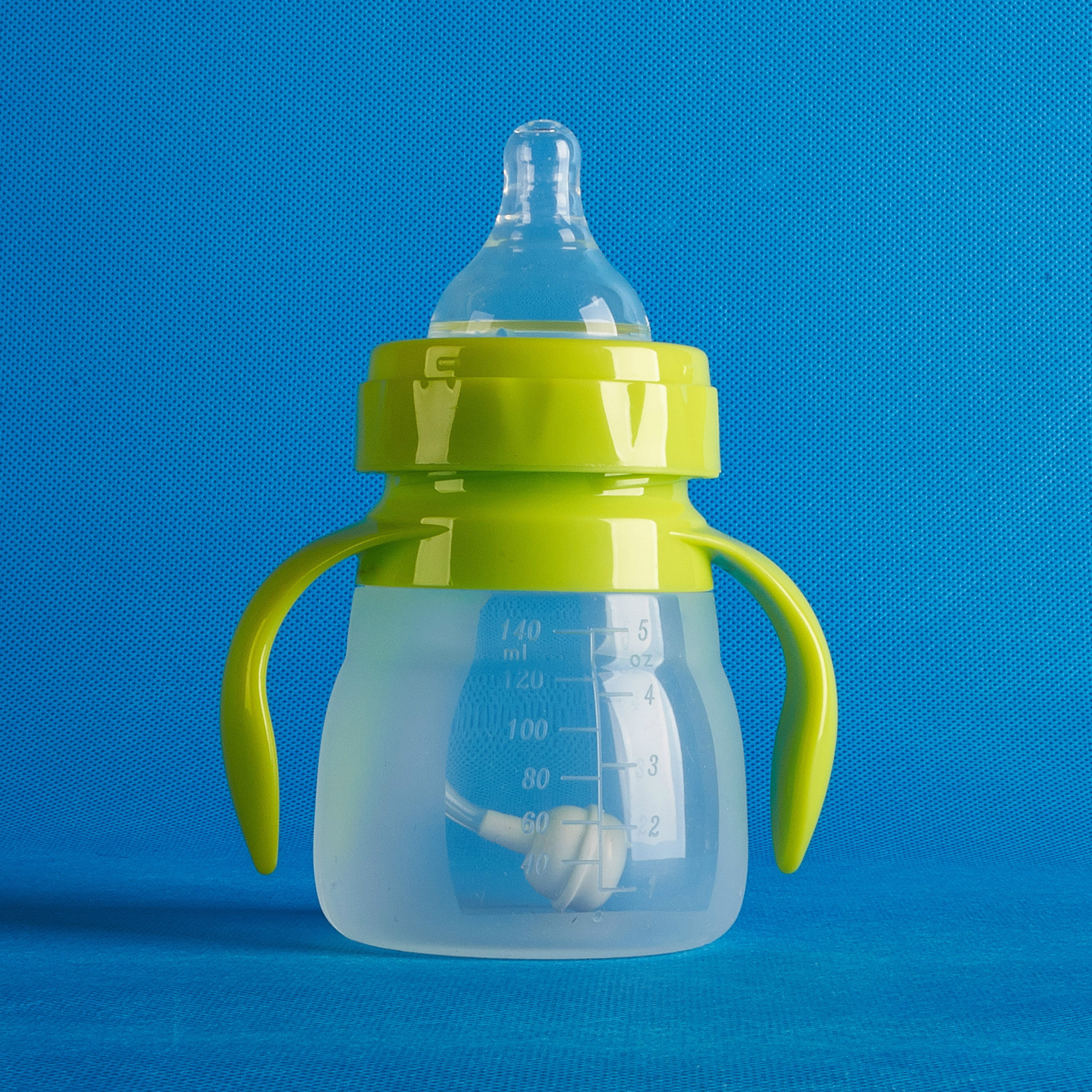 oem定制防摔便携婴儿奶瓶 140ml宽口食品级液体硅胶奶瓶