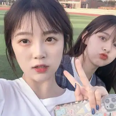 女生闺蜜同框两张头像 2021最新最火闺蜜一人一半头像