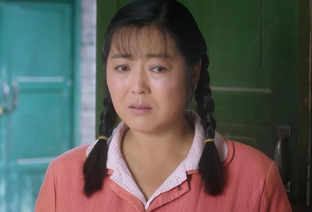 71岁演少女,62岁演高中生,这些女明星扮嫩让人无法直视