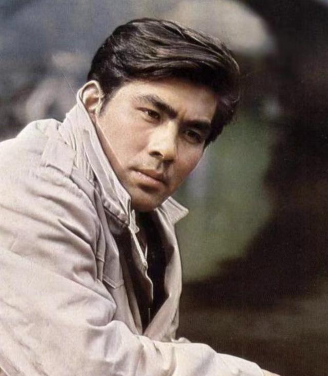 30年前的老电影牧马人纯真的爱情年轻的朱时茂秒杀众网红