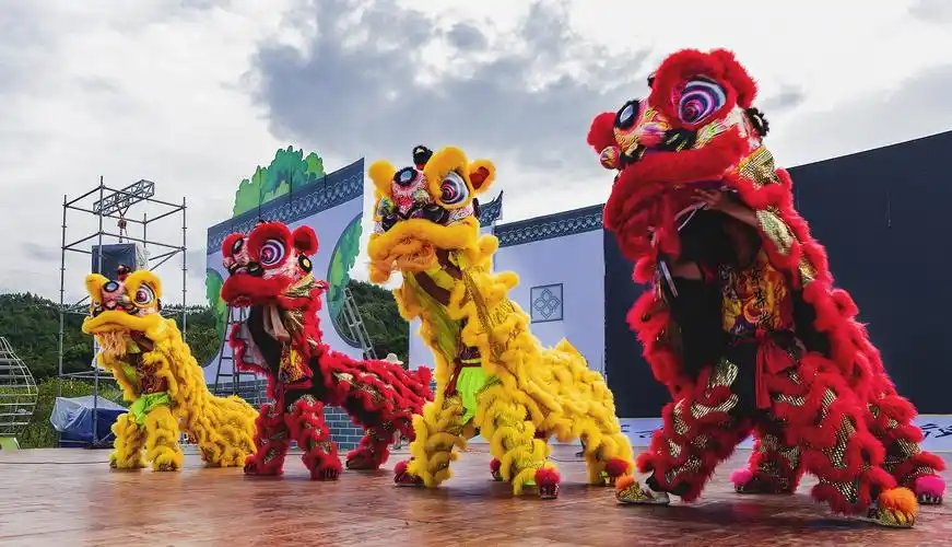 丰收节--喜庆的狮子舞起来