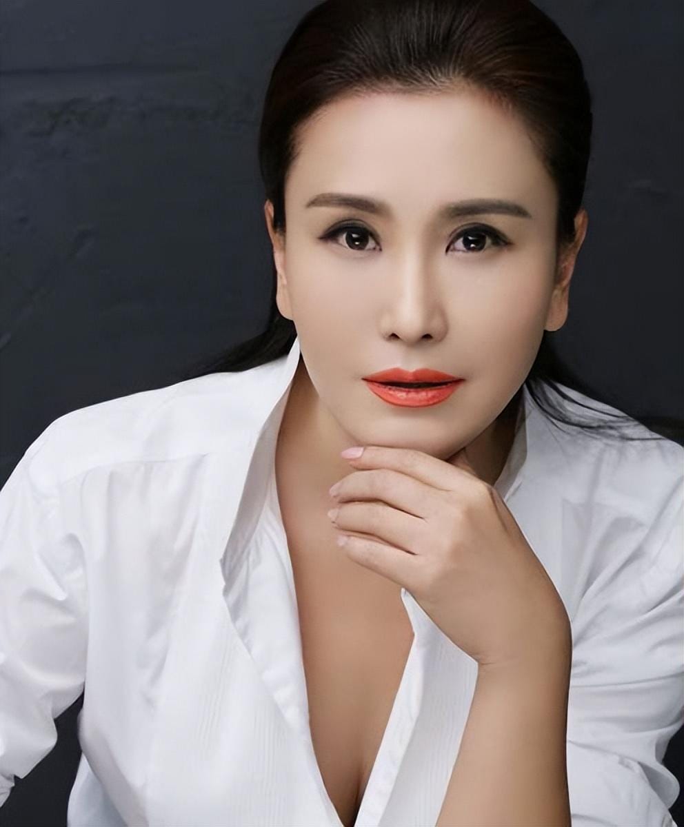 (盘点内地娱乐圈7位50岁以上,一直未婚的著名女星)-天晟网