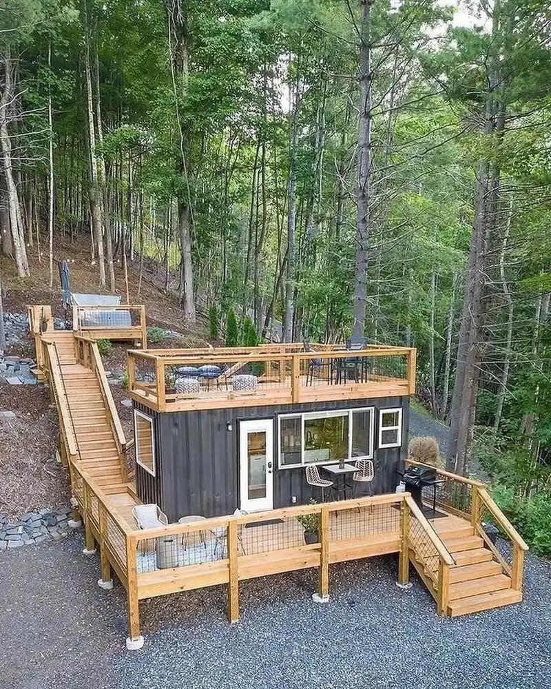 废弃集装箱改造成森林度假小屋设计案例