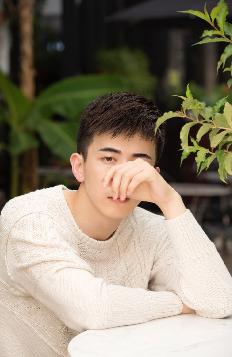 李川文艺暖男帅气写真高清图片
