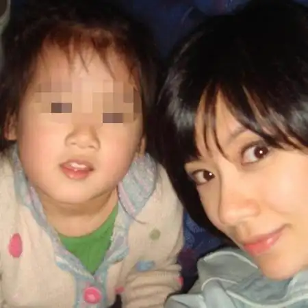 梧桐妹16岁了嘟嘴庆生晒最爱家人贾静雯深夜送惊喜