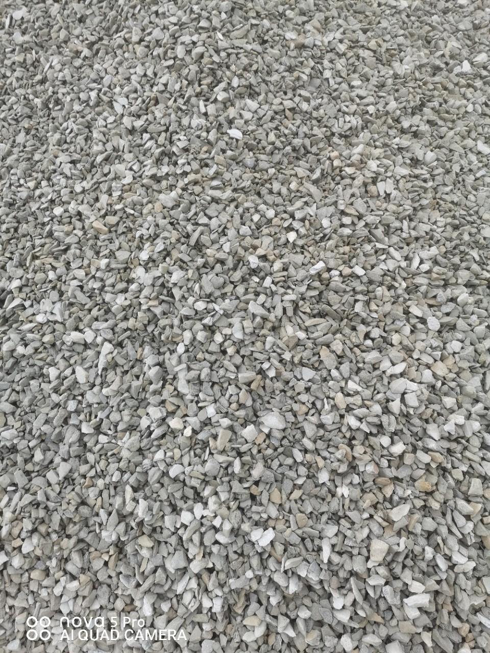 陕西西安多种规格砖渣水泥块二灰石级配碎石铺路石广场石垫层石