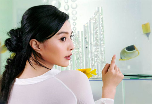 范冰冰拍摄美白广告 清新形象令人心动(组图)