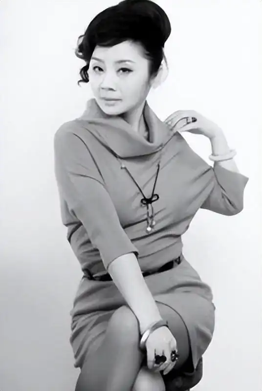 回顾唐静与王新军离婚后发誓一生不再嫁人她现在过得怎么样