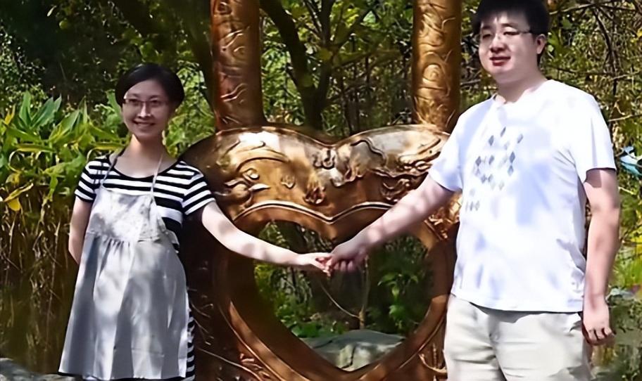 张丽君听从了医生的建议,来到了普外科进行更全面的检查,可两人根本就