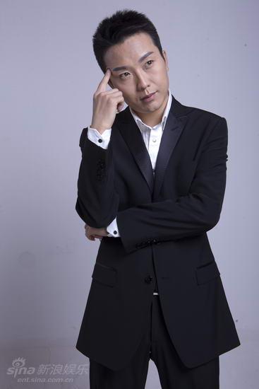 资料图片李玉刚男装艺术照5