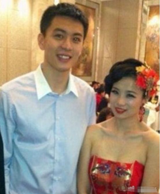 疑杨鸣老婆曾发文和不爱的人结婚情人资料工作曝光令人吃惊