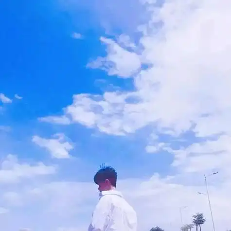 蓝色星空背景男头像天空背景男生头像蓝天单人男头像阳光的背景男头像