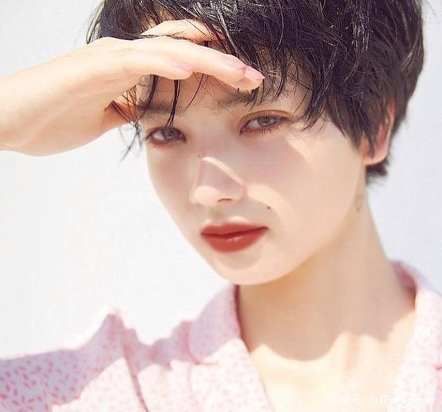 小松菜奈日本超人气美少女,高级厌世脸也可以甜美如初恋