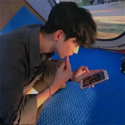 稳重暗色调成熟冷酷男生头像图片 好看有深度的成熟微信男头_男生头像