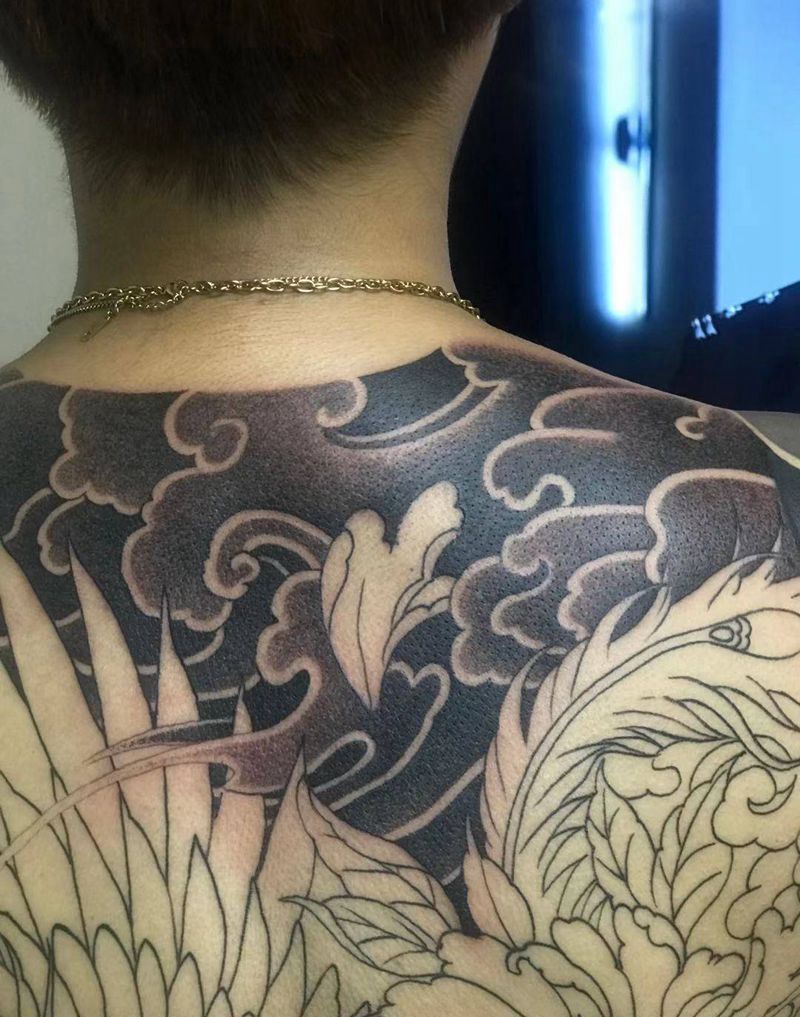 满背凤凰纹身图片背部新传统纹身图案