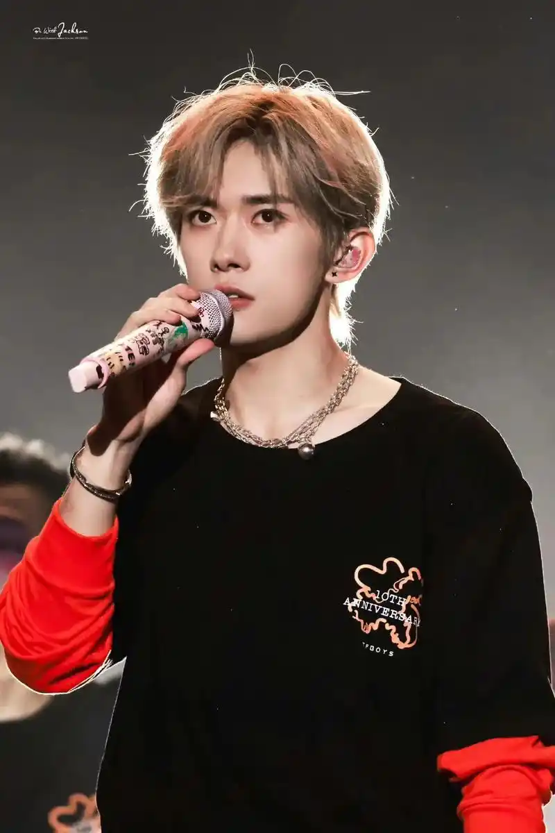 易烊千玺新歌大眼睛 #易烊千玺 那双眼睛最漂亮 - 抖音