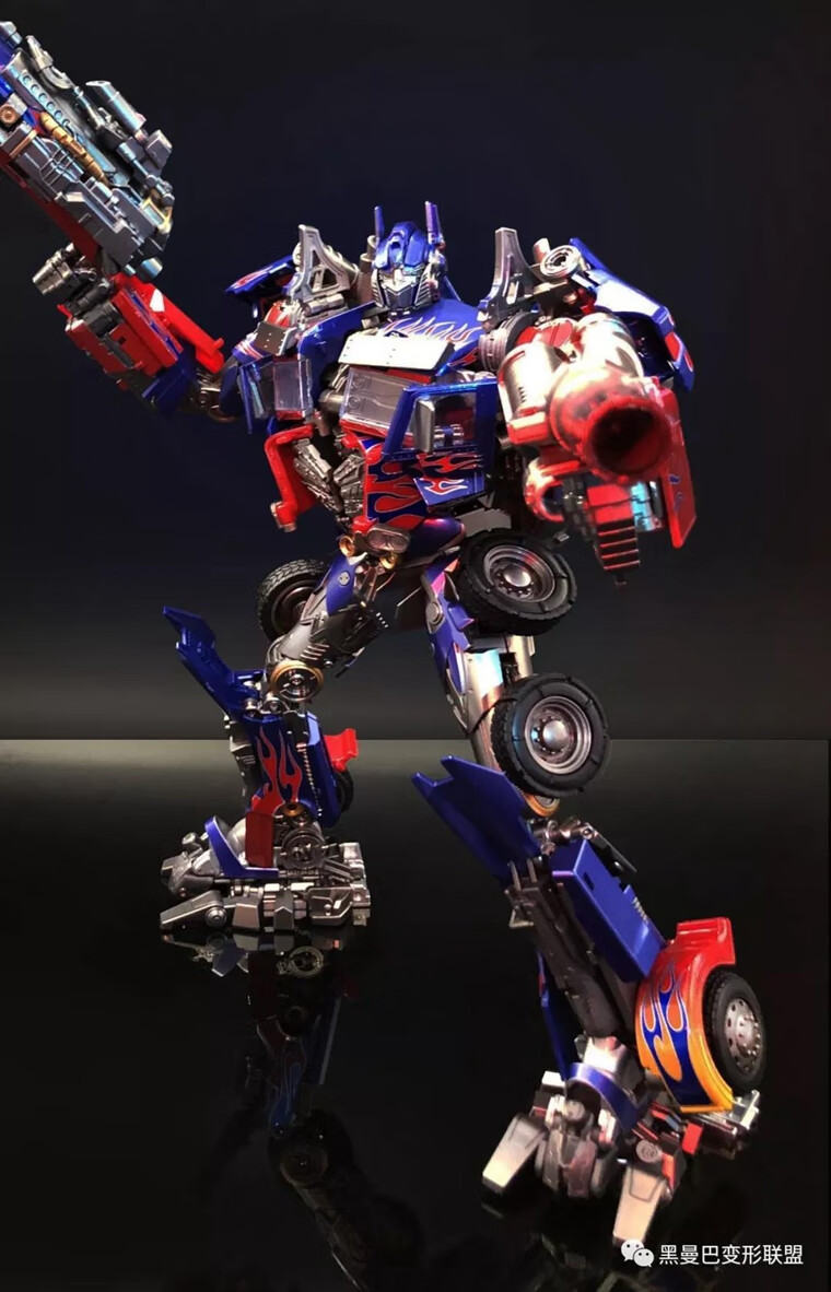 擎天柱指挥官汽车人黑曼巴腹肌版op 放大变形玩具汽车人金属涂装腹肌