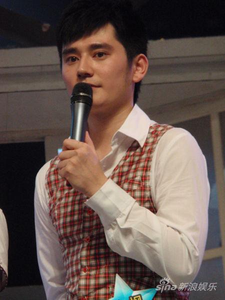 姓名:钱枫生日:1983年9月22日身高:182cm(我自己说的)体重:68kg星座