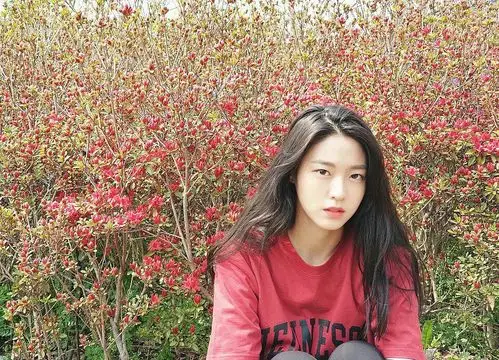 漂亮姐姐金雪炫的ins日常照合集