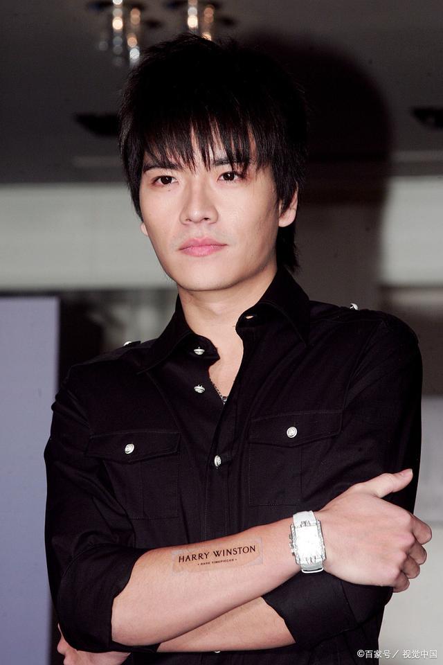 恭喜!王传一升格二宝爸,一家人都是巨蟹座,5岁女真实反应曝光