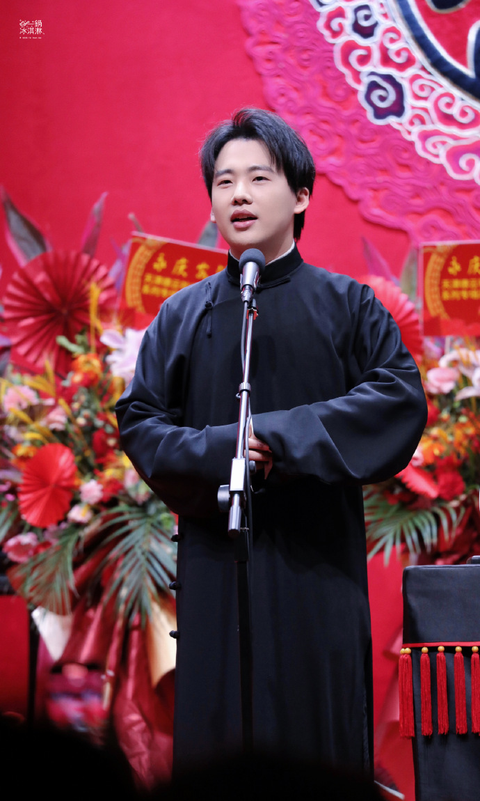 郭麒麟终于穿大褂了##郭麒麟平凡之路