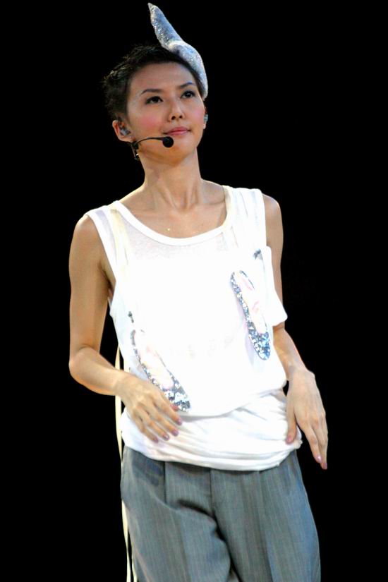 图文:小天后孙燕姿北京演唱会精彩纷呈(17)