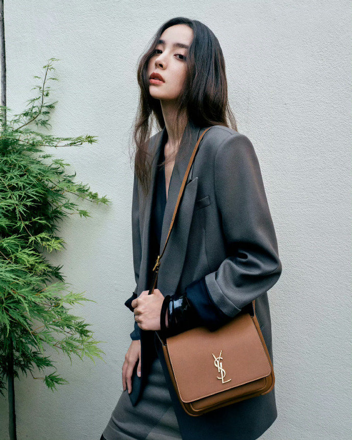 古力娜扎圣罗兰代言