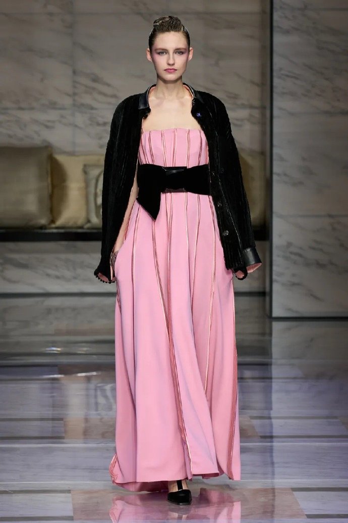 2023秋冬时装周##头排云看秀##侯覚看时尚##米兰时装周##大秀直击