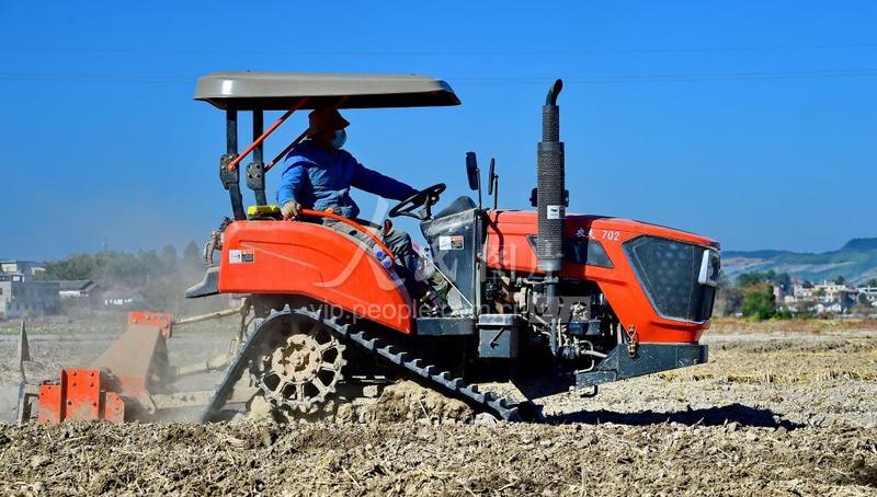 江西会昌:寒冬腊月耕田忙