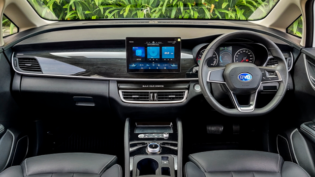 电动汽车:比亚迪e6