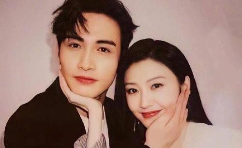 景甜和张彬彬非常具有cp感,很多两人的cp粉希望两人在一起,也有不少