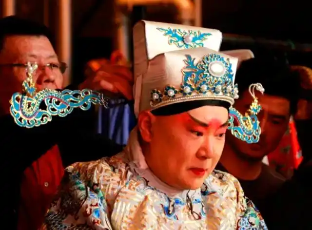 回顾"艺术家"王珮瑜:斥郭德纲不懂京剧,巅峰时创业败